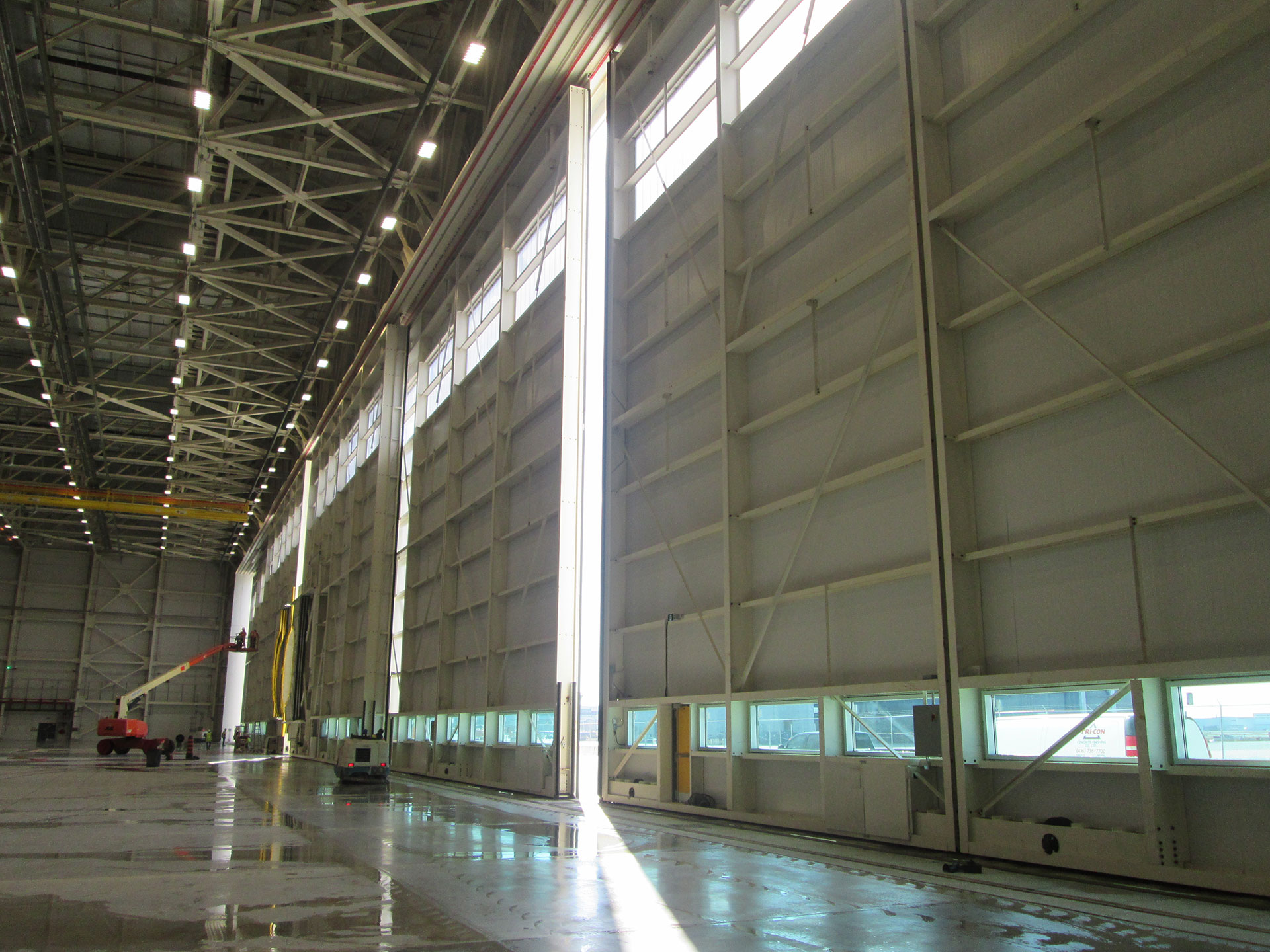 Hangar doors installation